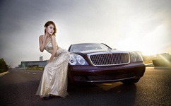 女网红洗澡忘关播不慎走光